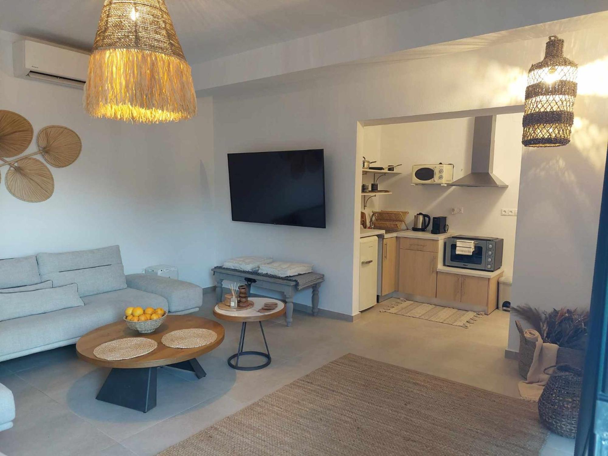 Maya Apartments, Modern And Convenient Apartments With Private Parking Скиатос Экстерьер фото
