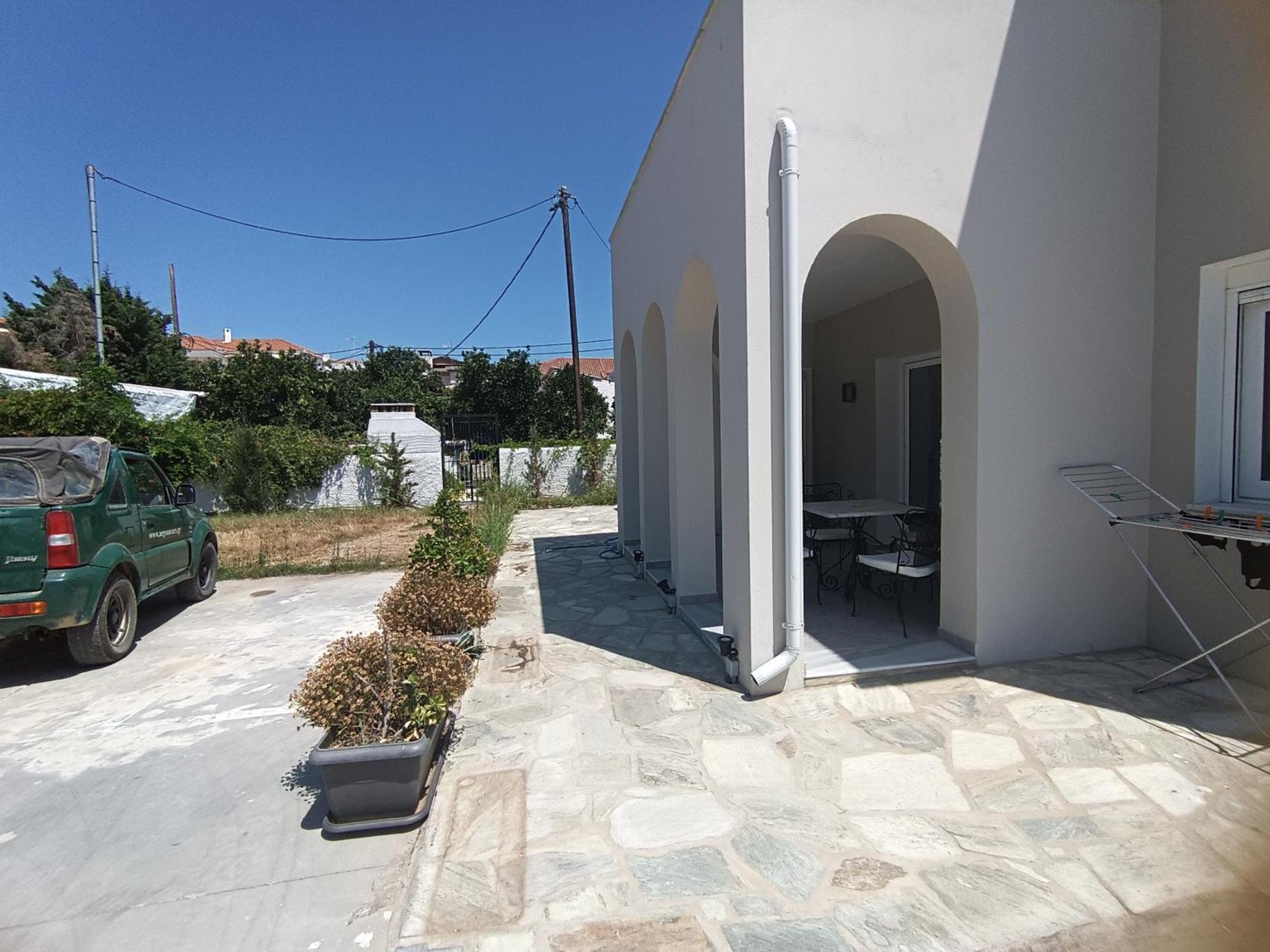 Maya Apartments, Modern And Convenient Apartments With Private Parking Скиатос Экстерьер фото